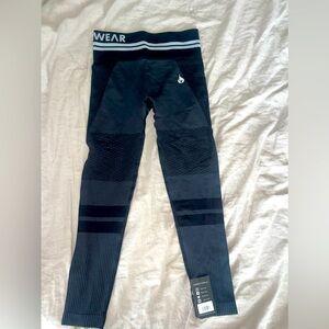 Ryderwear scrunch bum leggings. Full length.  Sz Small.Gym leggings for workout